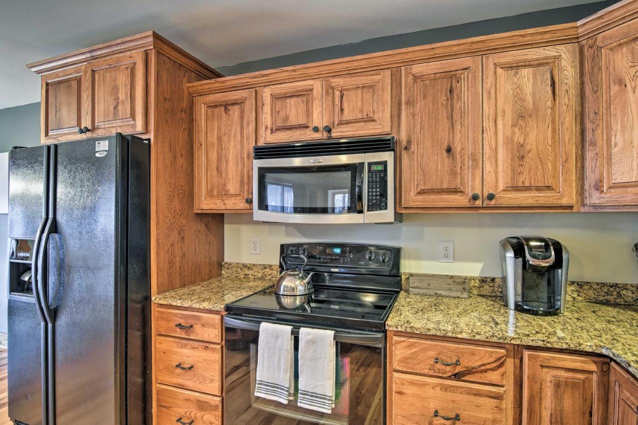 Cabin With Hot Tub And Mountain Views Less Than 5 Mi To Boone Blowing Rock Exterior photo